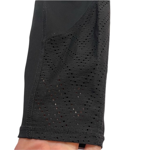 Athleta Black Leggings Size XS Mesh Perforated Detail Zipper Pocket Stretch Pant - Picture 6 of 9